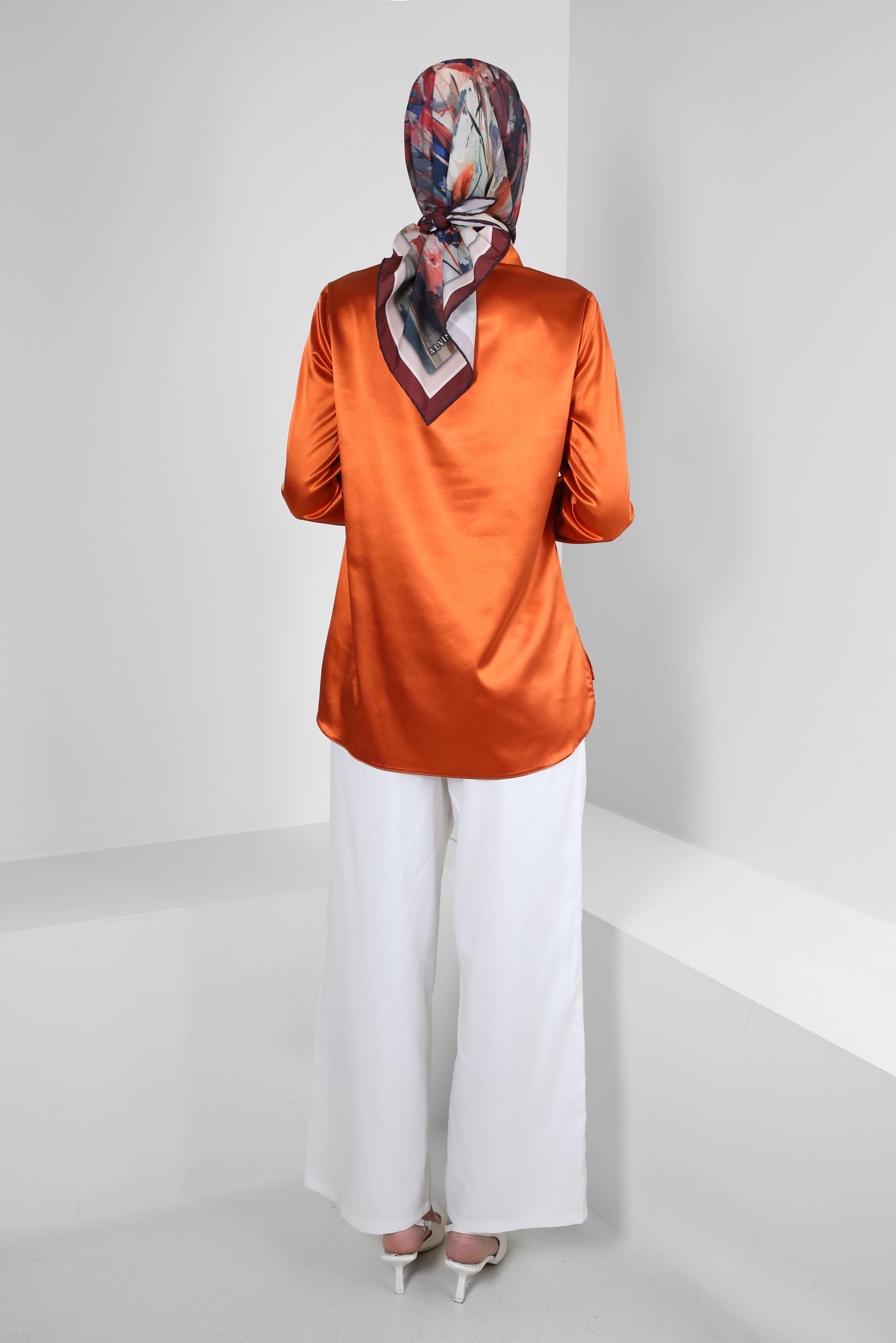 Tesettür giyim TURUNCU DÜĞMELİ SATEN BLUZ 43755